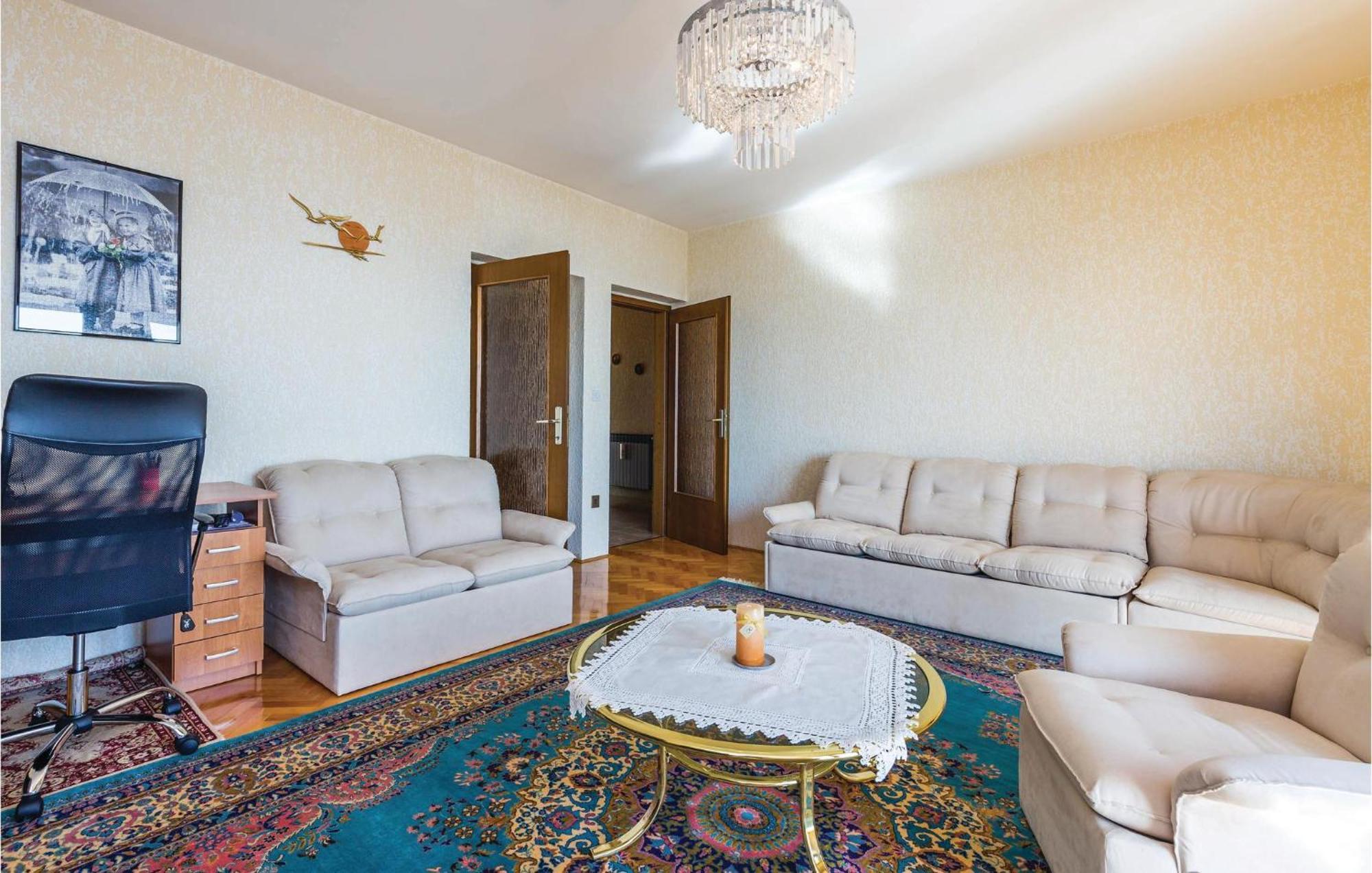 2 Bedroom Lovely Apartment In Lovran Exterior foto